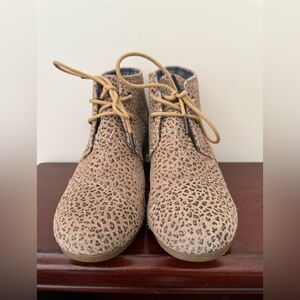 Tom’s suede “Kala” leopard print wedge bootie in size 8.5
